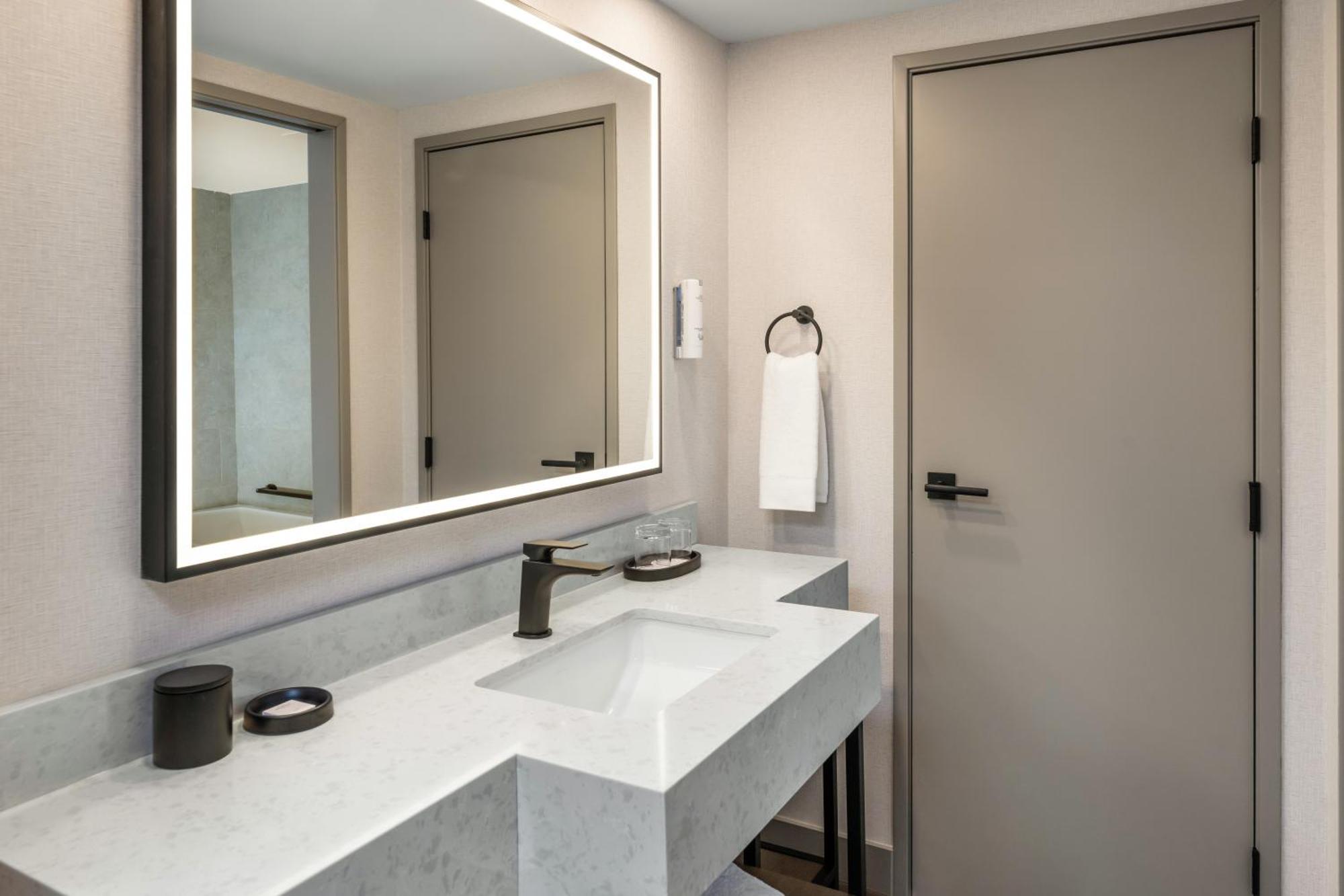 Deluxe Junior Suite